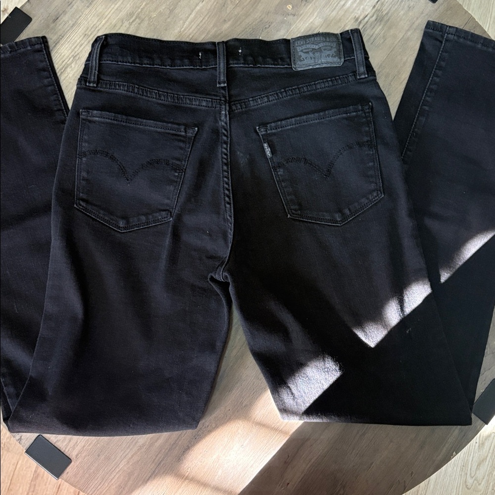 Levi’s high rise straight Classic Black Women's Jeans - Picture 4 of 6